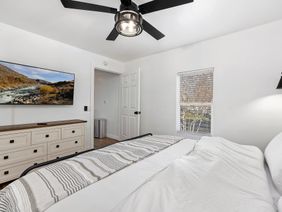 Tiny Tranquility: bedroom