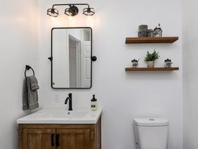 Tiny Tranquility: bathroom