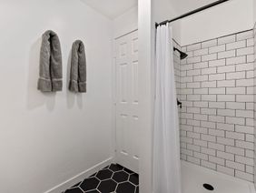 Tiny Tranquility: bathroom
