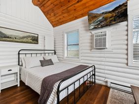 Sagebrush Sanctuary: bed