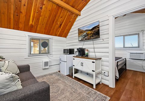 Sunset Canyon: living area