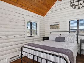 Mineral Springs: bed